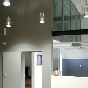 02_CAL Cunsult - verglaster Besprechungsraum in Zwischenebene