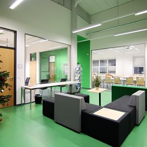 02_LS EVT - Empfangsbereich mit Blickrichtung Seminar- & Besprechungsraum