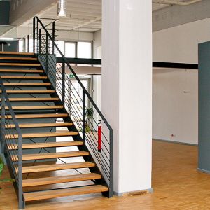 08_Solectrix - interne Stahl- / Holztreppe