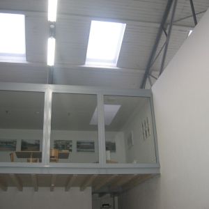 Büroebene über dem Schaulager